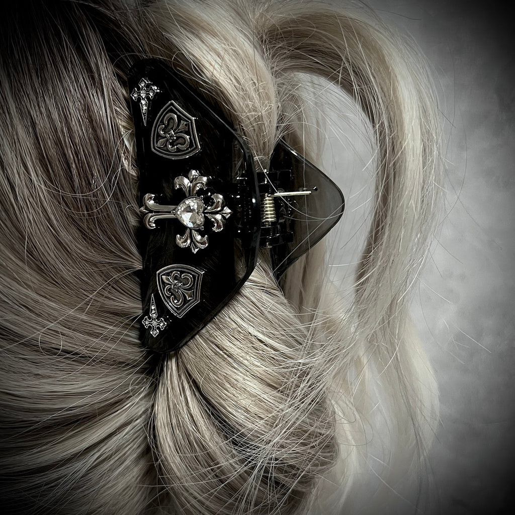 Goth Triangle Clip - Black & Translucent Red