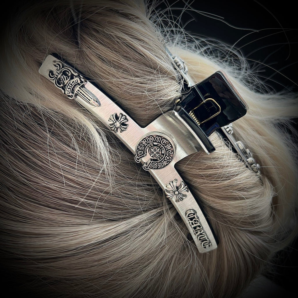 Luxe Brushed Metal Goth Claw Clip - Black & Silver