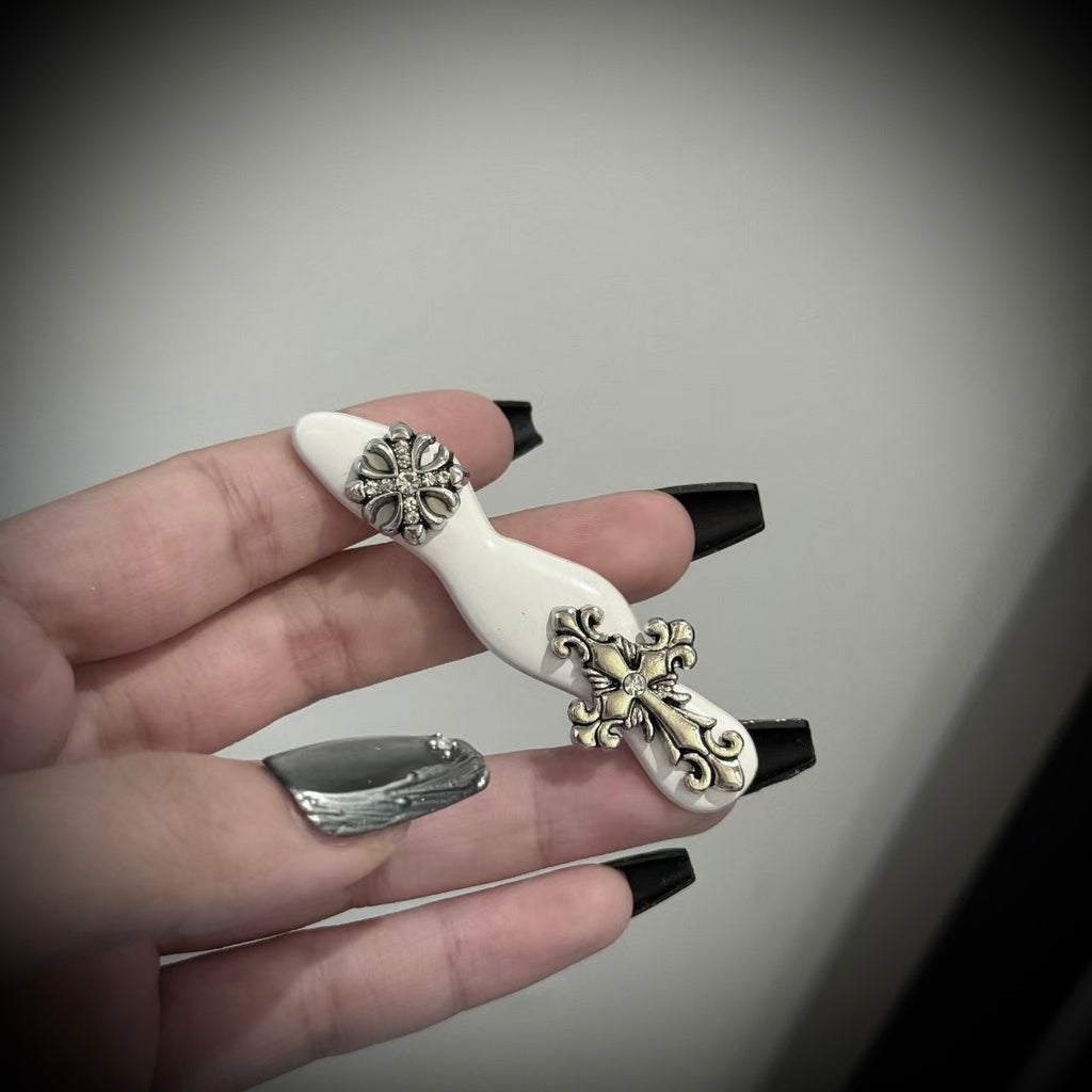 Glossy Twissy Hair Clip - Black & Ivory
