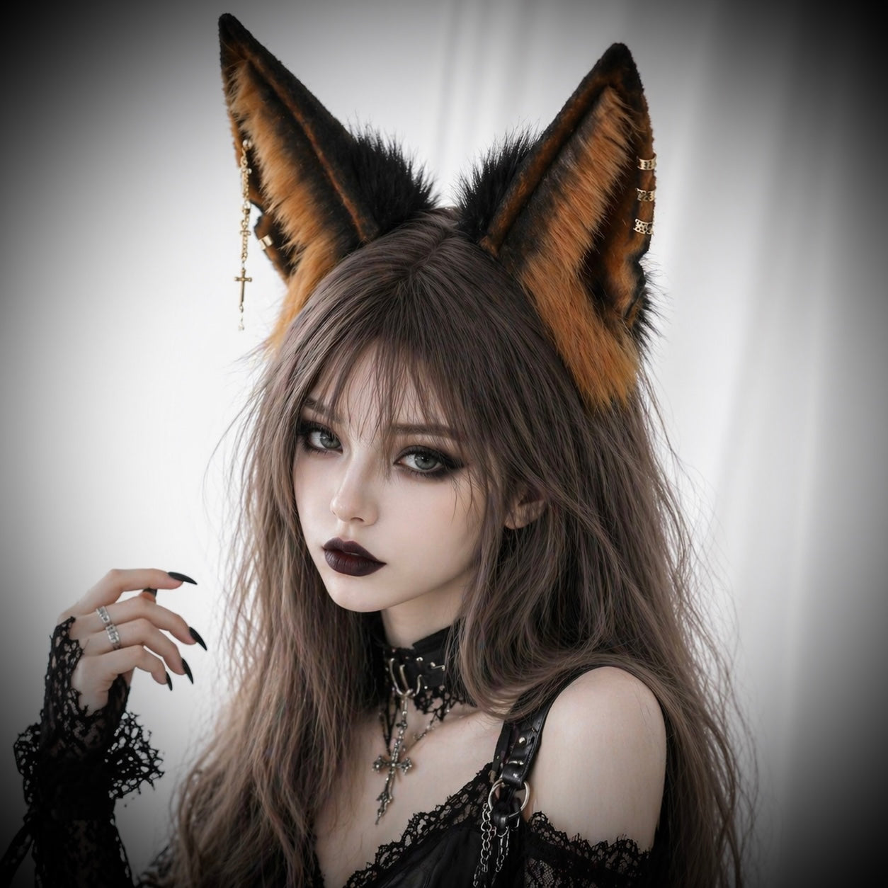 Noir Urban Fox Phantom Halo
